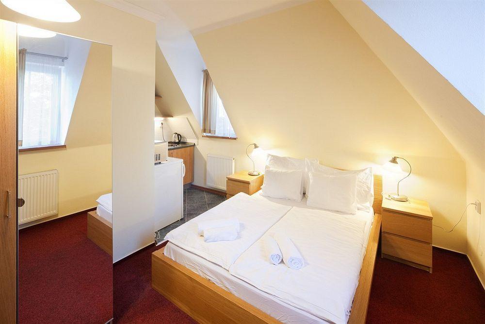 Pytloun Self Check-In Hotel Liberec Exteriör bild